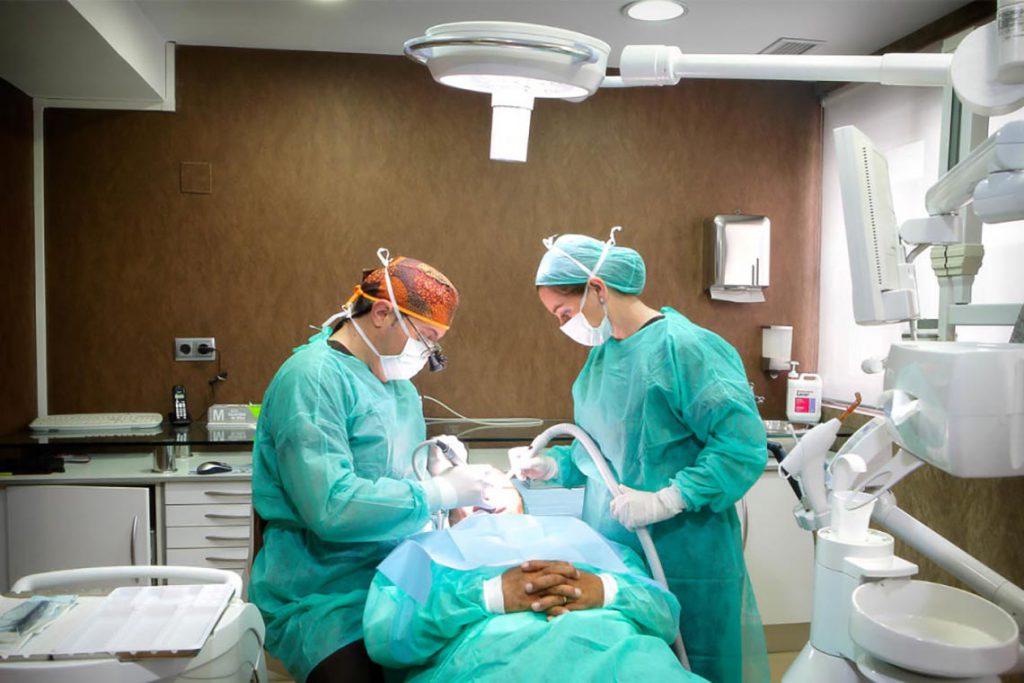 Implantes dentales Clínica Dr. Vicente Ferrer